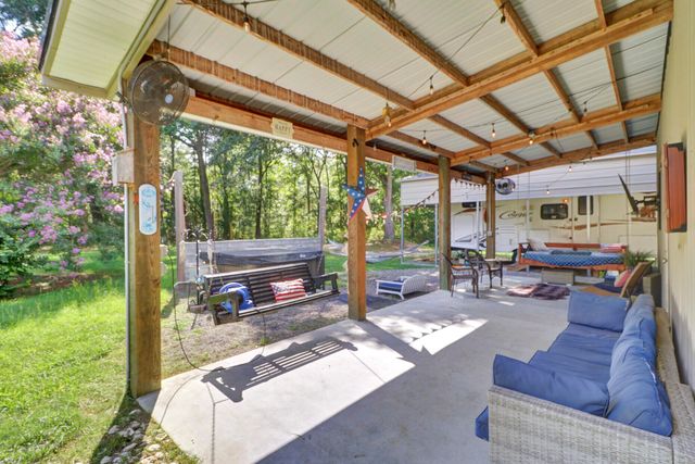 135 Gilleys Court, Summerville, SC 29483