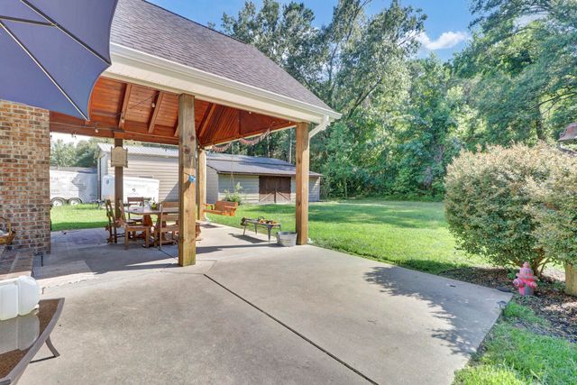 135 Gilleys Court, Summerville, SC 29483