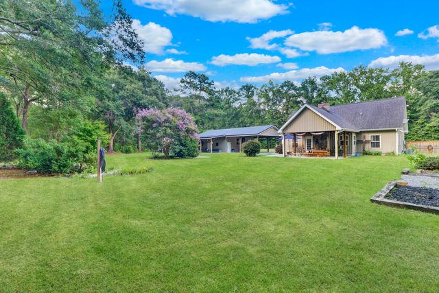 135 Gilleys Court, Summerville, SC 29483