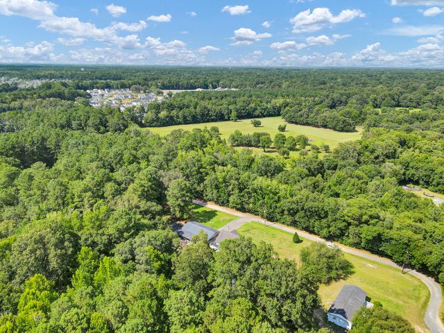 135 Gilleys Court, Summerville, SC 29483