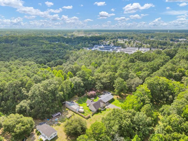 135 Gilleys Court, Summerville, SC 29483
