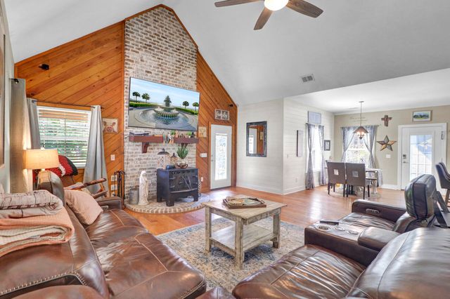 135 Gilleys Court, Summerville, SC 29483