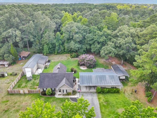 135 Gilleys Court, Summerville, SC 29483