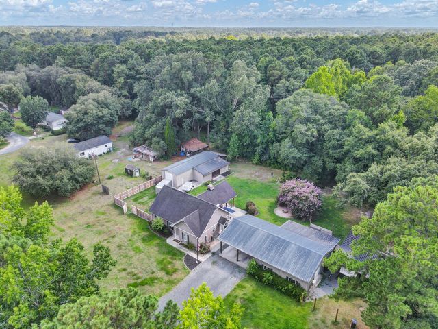 135 Gilleys Court, Summerville, SC 29483