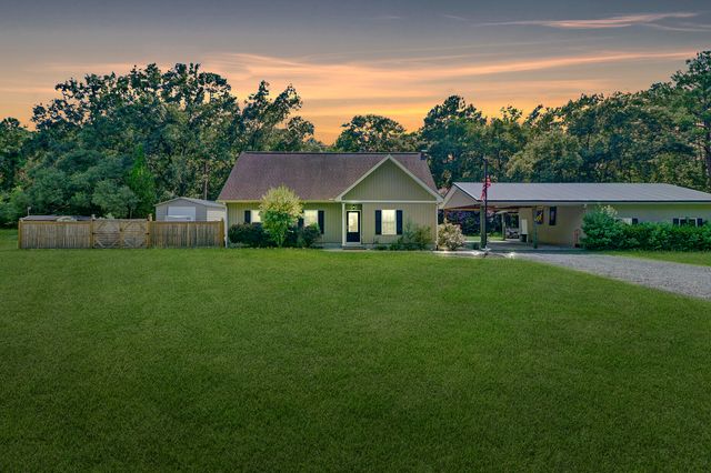 135 Gilleys Court, Summerville, SC 29483