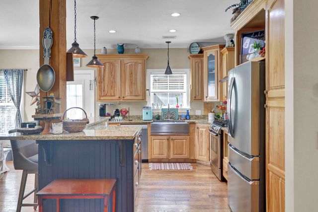 135 Gilleys Court, Summerville, SC 29483