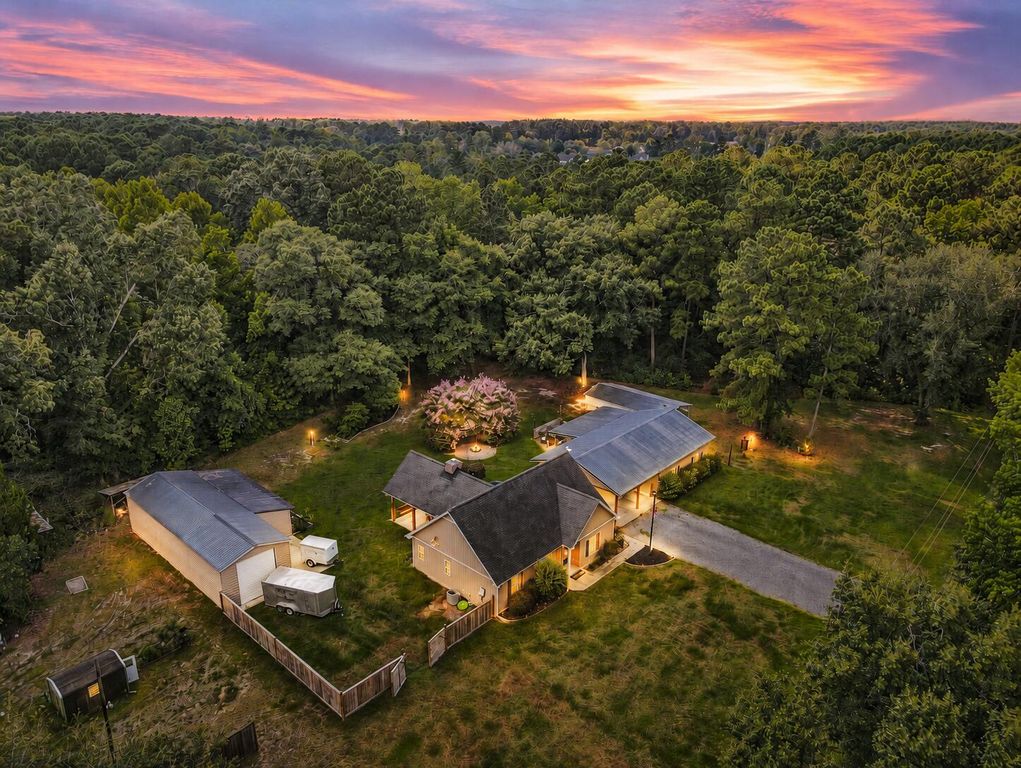 135 Gilleys Court, Summerville, SC 29483