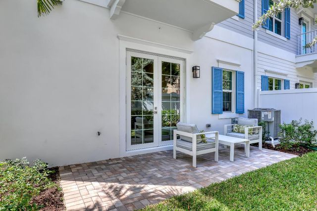 113 Royal Palm Circle, Tequesta, FL 33469