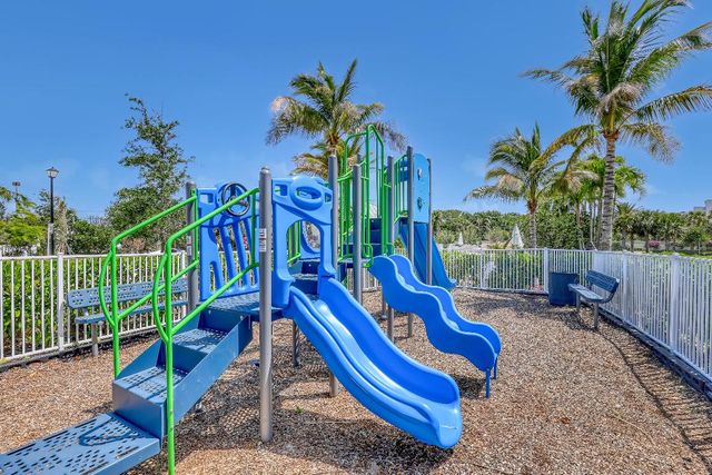 113 Royal Palm Circle, Tequesta, FL 33469