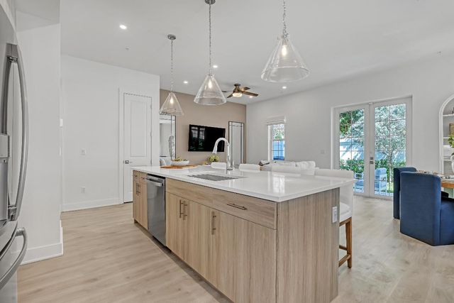 113 Royal Palm Circle, Tequesta, FL 33469