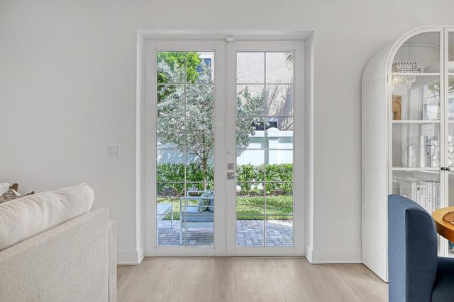 113 Royal Palm Circle, Tequesta, FL 33469