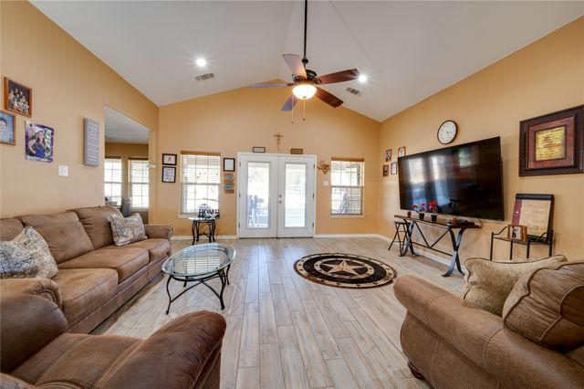 710 County Road 232, Collinsville, TX 76233