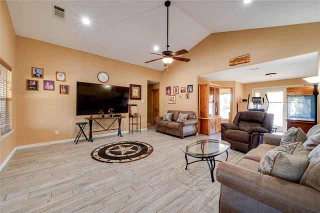 710 County Road 232, Collinsville, TX 76233