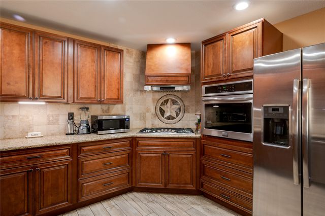 710 County Road 232, Collinsville, TX 76233