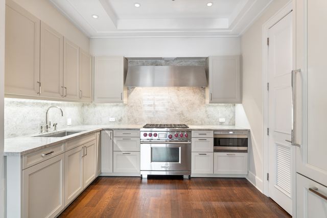 118 E Erie Street 18B, Chicago, IL 60611