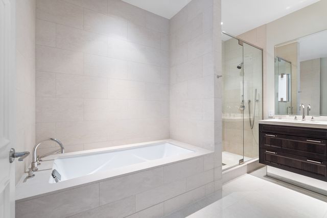 118 E Erie Street 18B, Chicago, IL 60611