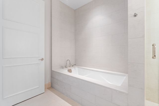 118 E Erie Street 18B, Chicago, IL 60611