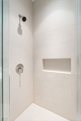 118 E Erie Street 18B, Chicago, IL 60611