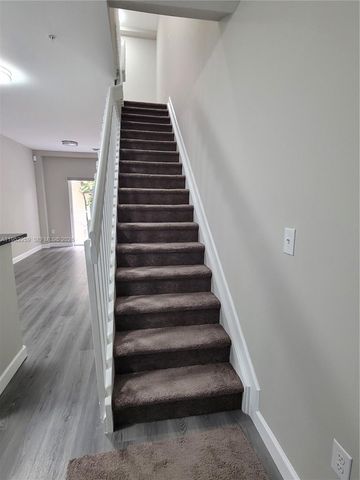 853 SW 2nd St 207, Miami, FL 33130