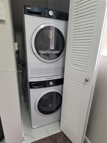 853 SW 2nd St 207, Miami, FL 33130