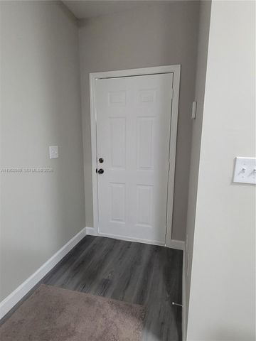 853 SW 2nd St 207, Miami, FL 33130