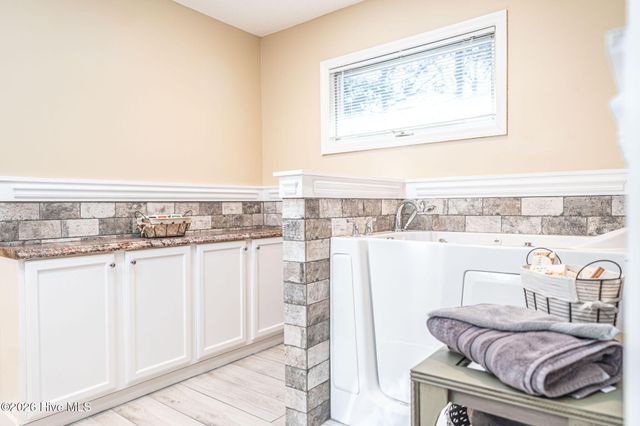 19 Highland Drive, Whispering Pines, NC 28327