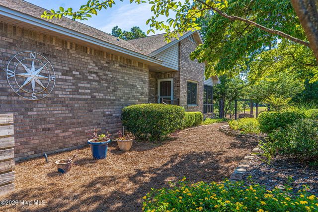 19 Highland Drive, Whispering Pines, NC 28327