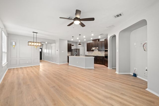 187 Lena LN, Kyle, TX 78640