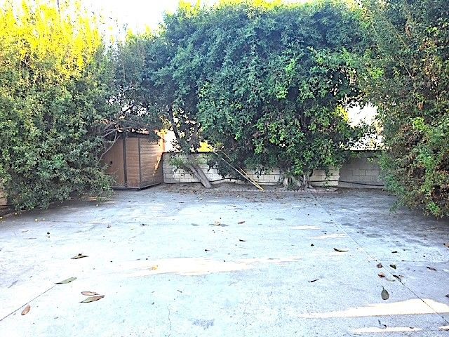 3704 E Wymore, Compton, CA 90221