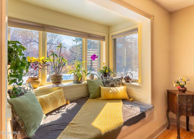 42 Thompson Hill Road, East Greenbush, NY 12144