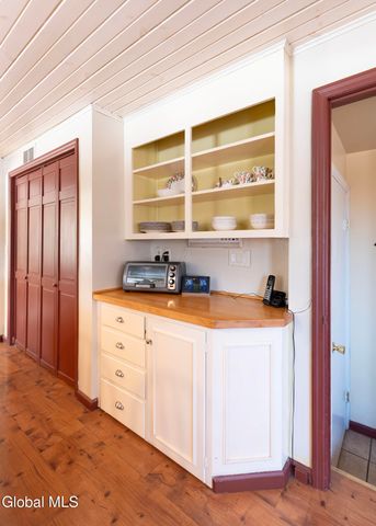 42 Thompson Hill Road, East Greenbush, NY 12144