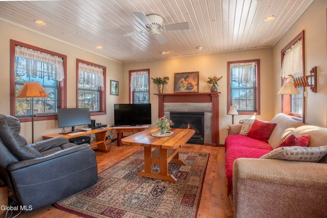 42 Thompson Hill Road, East Greenbush, NY 12144