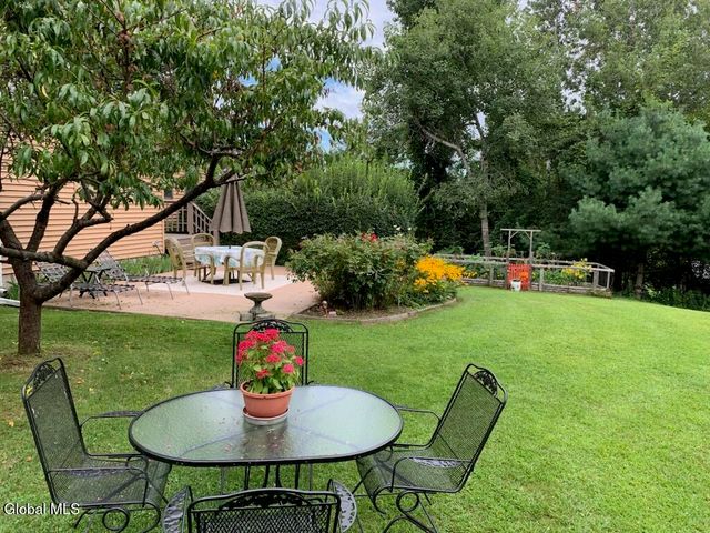 42 Thompson Hill Road, East Greenbush, NY 12144