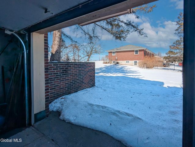 42 Thompson Hill Road, East Greenbush, NY 12144