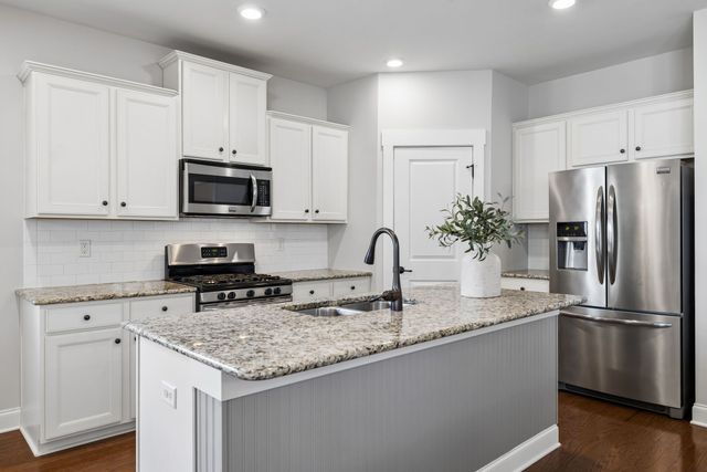 2764 Americus Dr, Thompsons Station, TN 37179