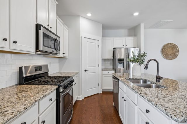 2764 Americus Dr, Thompsons Station, TN 37179
