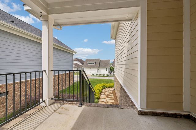 2764 Americus Dr, Thompsons Station, TN 37179