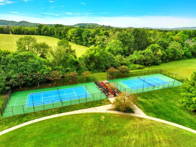 2764 Americus Dr, Thompsons Station, TN 37179
