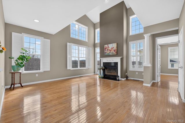 18 Four Corners Boulevard, Hopewell Junction, NY 12533