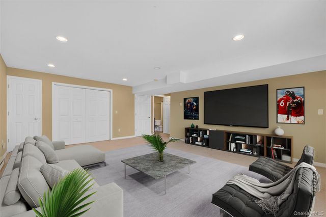 18 Four Corners Boulevard, Hopewell Junction, NY 12533