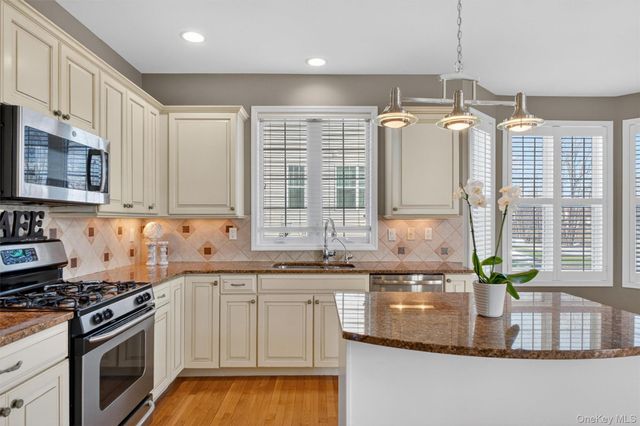 18 Four Corners Boulevard, Hopewell Junction, NY 12533