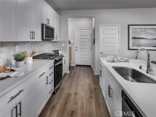 2083 Meyer Lane, Redlands, CA 92374