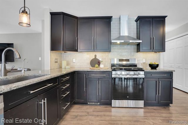 195 Corey Lane, Ortonville, MI 48462