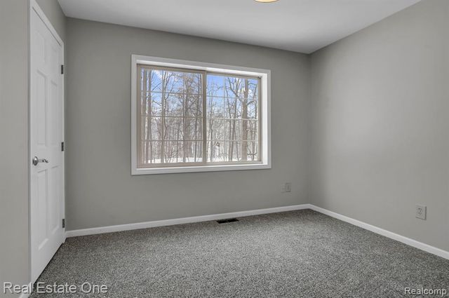 195 Corey Lane, Ortonville, MI 48462