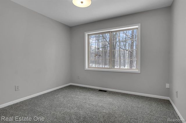 195 Corey Lane, Ortonville, MI 48462