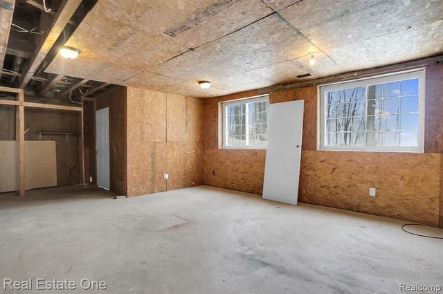 195 Corey Lane, Ortonville, MI 48462