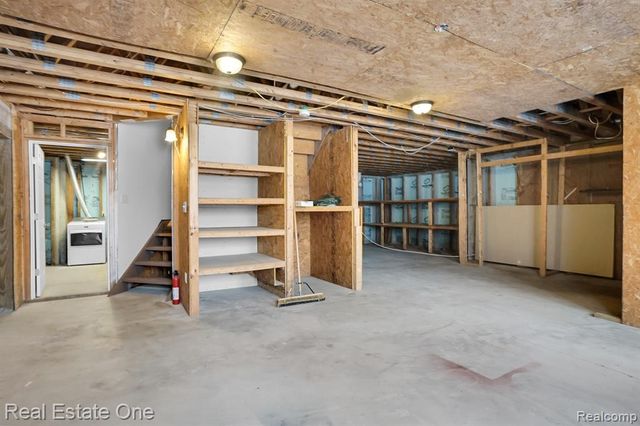 195 Corey Lane, Ortonville, MI 48462