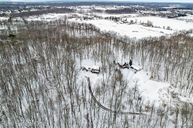 195 Corey Lane, Ortonville, MI 48462