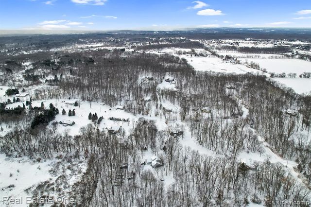 195 Corey Lane, Ortonville, MI 48462