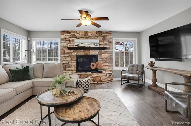 195 Corey Lane, Ortonville, MI 48462